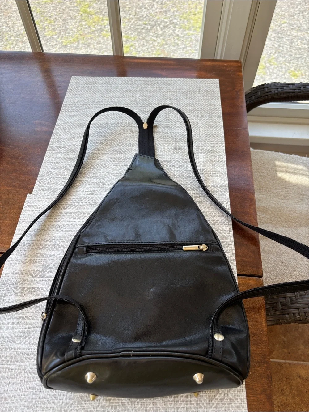Vintage Italian Petteterria Sling backpack. Beautiful Italian leather.
